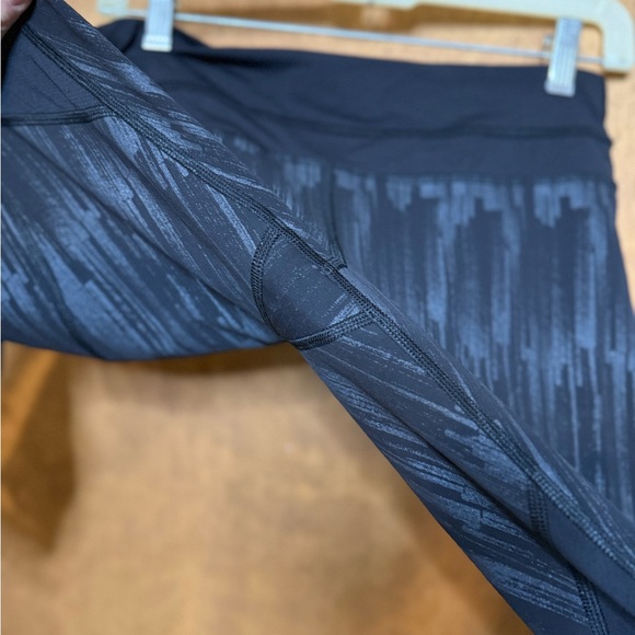 Lululemon Athletica Black Patterned Leggings - Picture 7 of 8